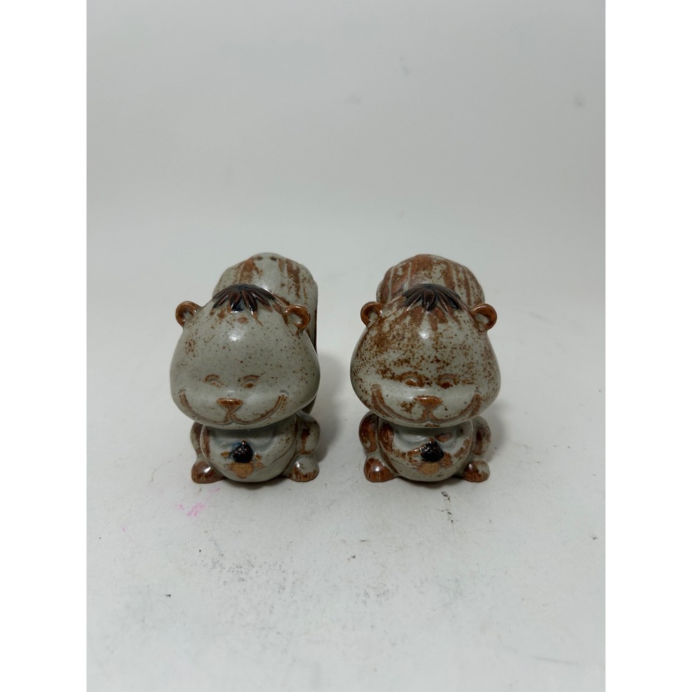 Vintage stoneware Squirrel Salt & Pepper Shakers Set Brown Gray Woodland Decor